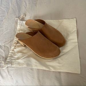 Bryr Clementine Mid Heel 8